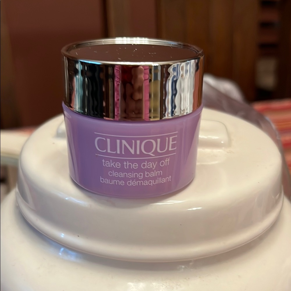 Clinique Purple Silver Makeup Remover